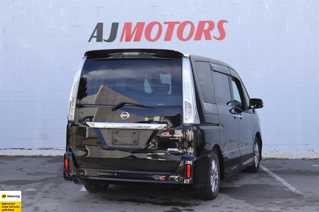 2013 Nissan Serena