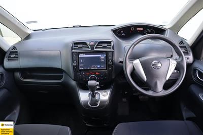 2013 Nissan Serena - Thumbnail