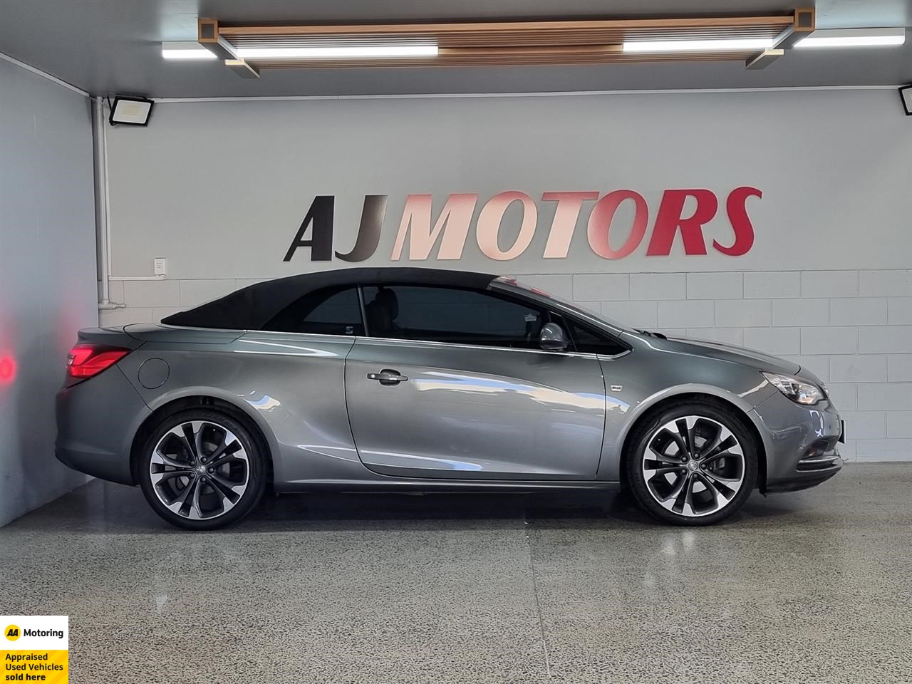 2018 Holden Cascada