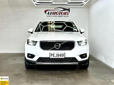 2022 Volvo XC40 - Thumbnail