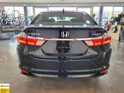 2015 Honda Grace - Thumbnail