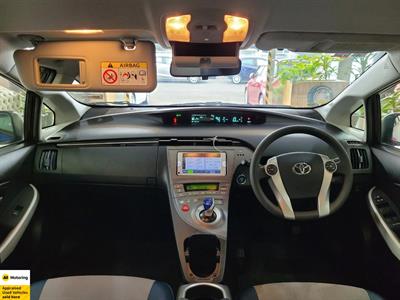 2013 Toyota Prius - Thumbnail