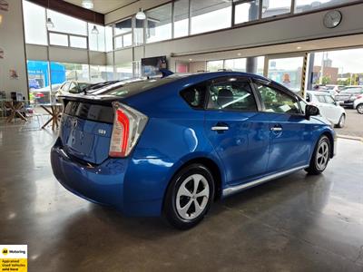 2013 Toyota Prius - Thumbnail