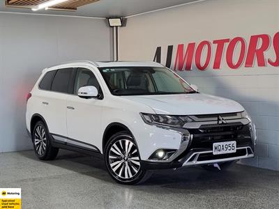 2020 Mitsubishi Outlander - Thumbnail