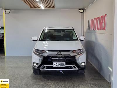 2020 Mitsubishi Outlander - Thumbnail