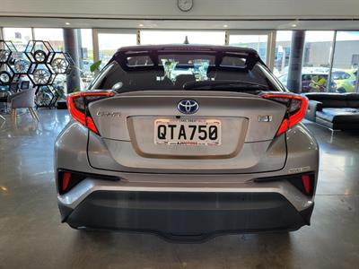 2017 Toyota C-HR - Thumbnail