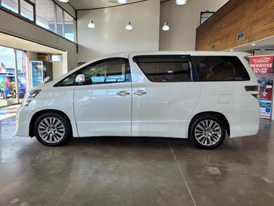 2013 Toyota Vellfire - Thumbnail