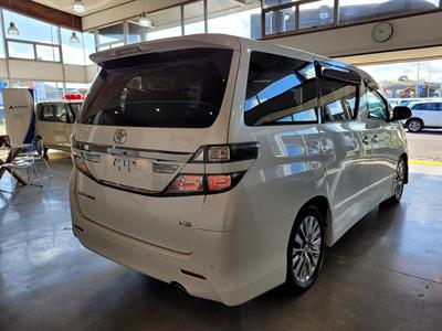 2013 Toyota Vellfire - Thumbnail