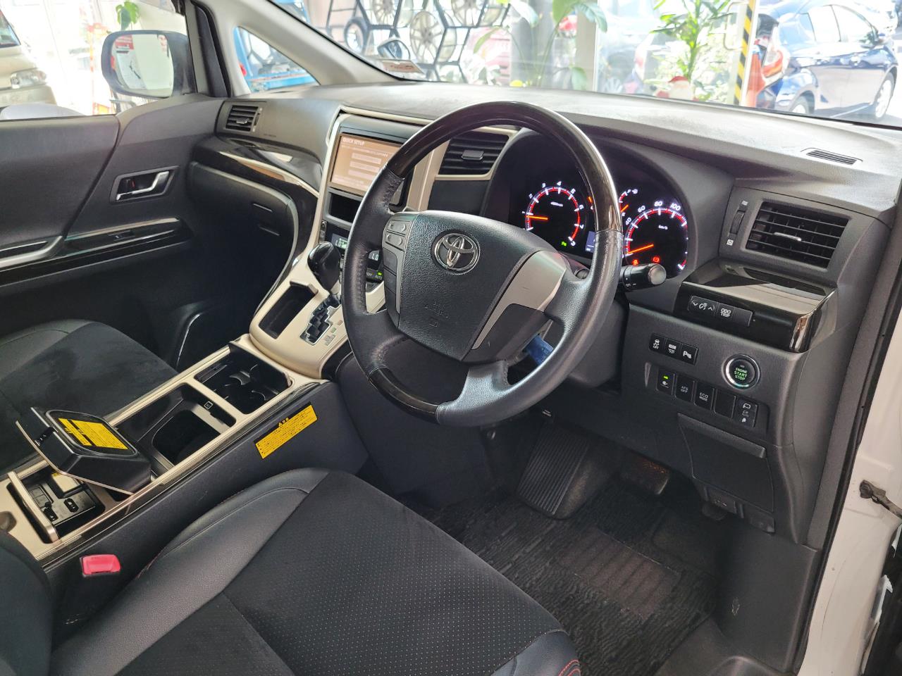 2013 Toyota Vellfire