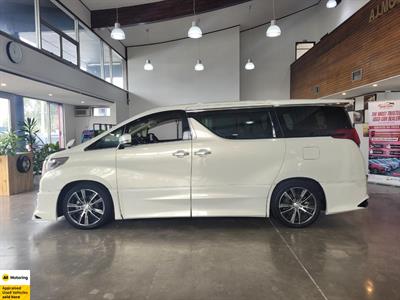 2016 Toyota Alphard - Thumbnail