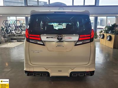 2016 Toyota Alphard - Thumbnail