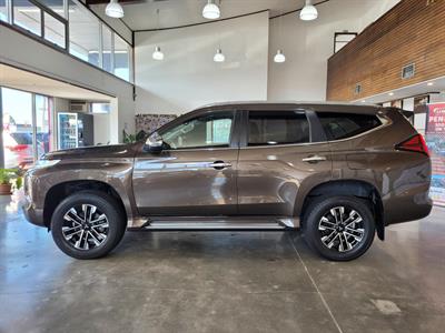 2021 Mitsubishi Pajero Sport - Thumbnail