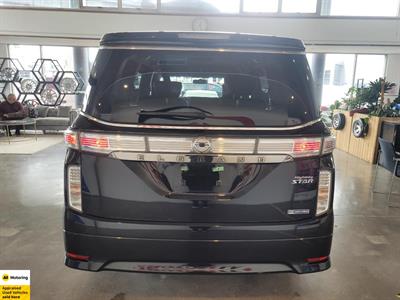 2016 Nissan Elgrand - Thumbnail