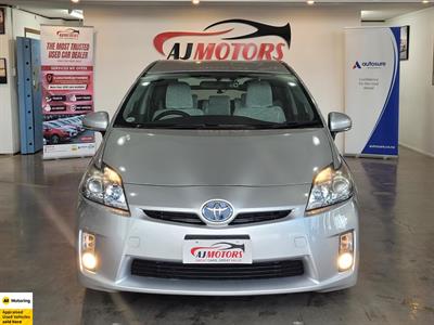 2011 Toyota Prius - Thumbnail