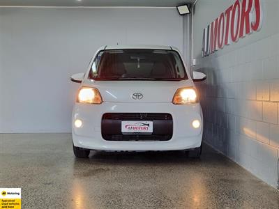 2012 Toyota Porte - Thumbnail