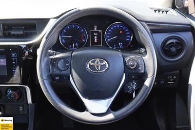 2018 Toyota Corolla - Thumbnail