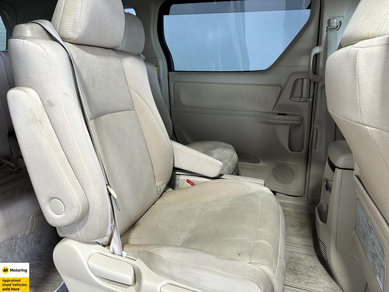 2012 Toyota Vellfire