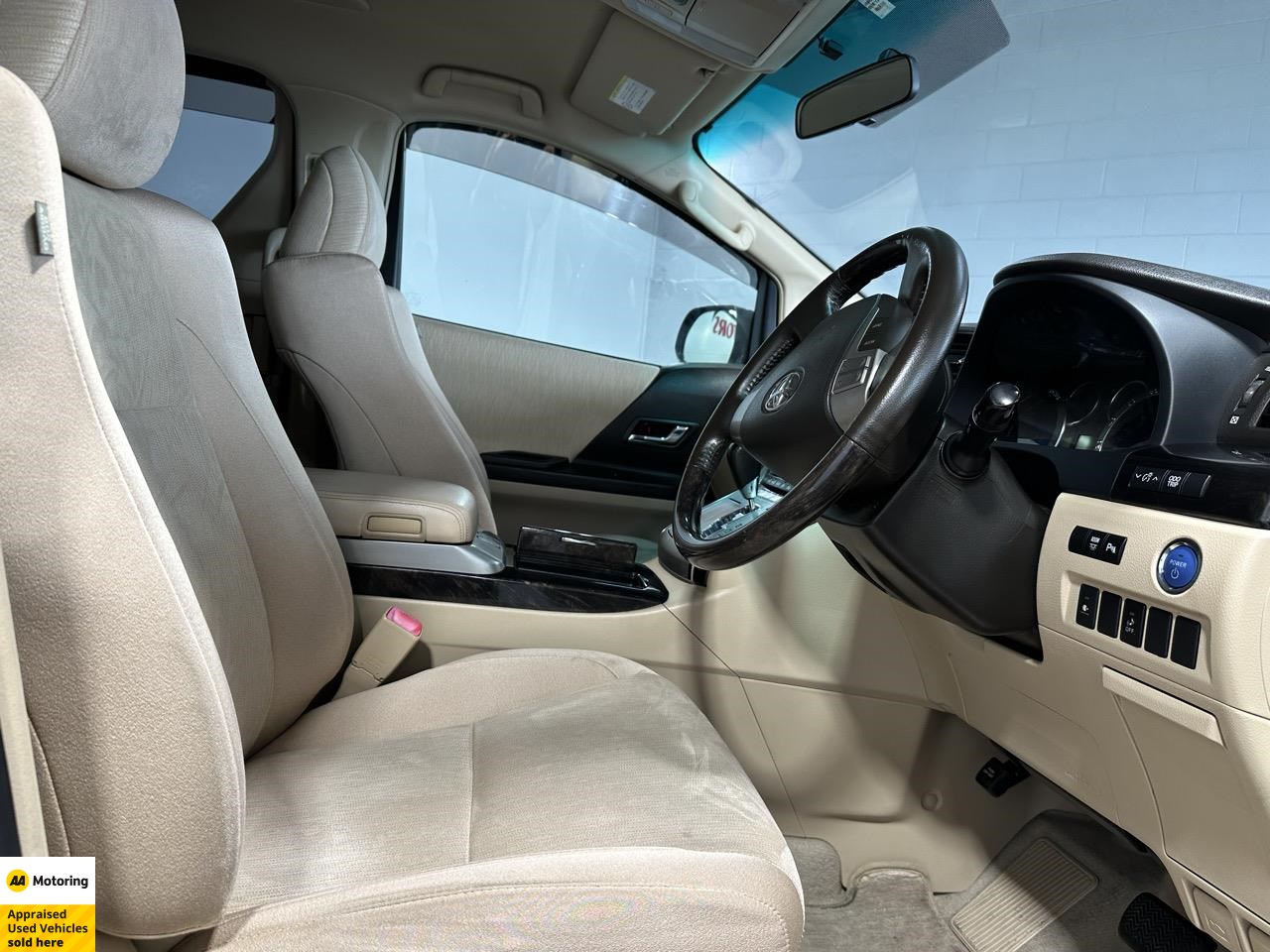 2012 Toyota Vellfire