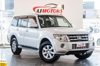 2014 Mitsubishi Pajero - Thumbnail