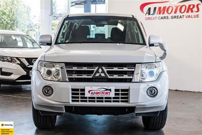 2014 Mitsubishi Pajero - Thumbnail