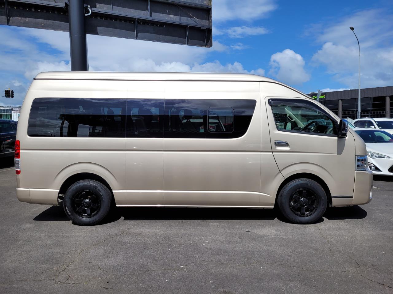 2023 Toyota Hiace