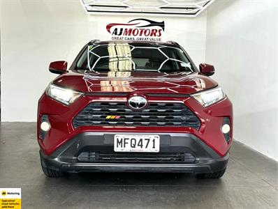 2019 Toyota RAV4 - Thumbnail