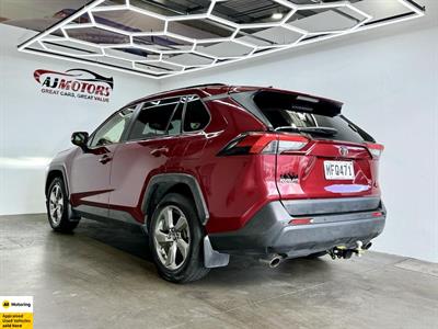 2019 Toyota RAV4 - Thumbnail