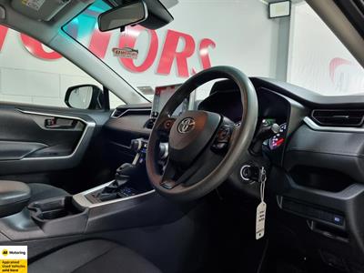 2019 Toyota RAV4 - Thumbnail