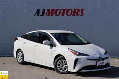 2019 Toyota Prius - Thumbnail